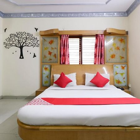 Oyo 71675 New Aishwarya Comforts Bangalore Exterior photo