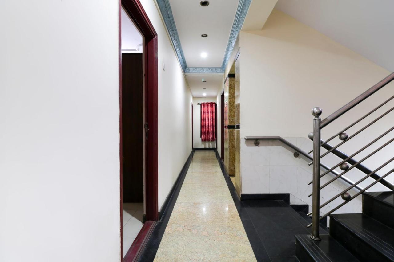 Oyo 71675 New Aishwarya Comforts Bangalore Exterior photo